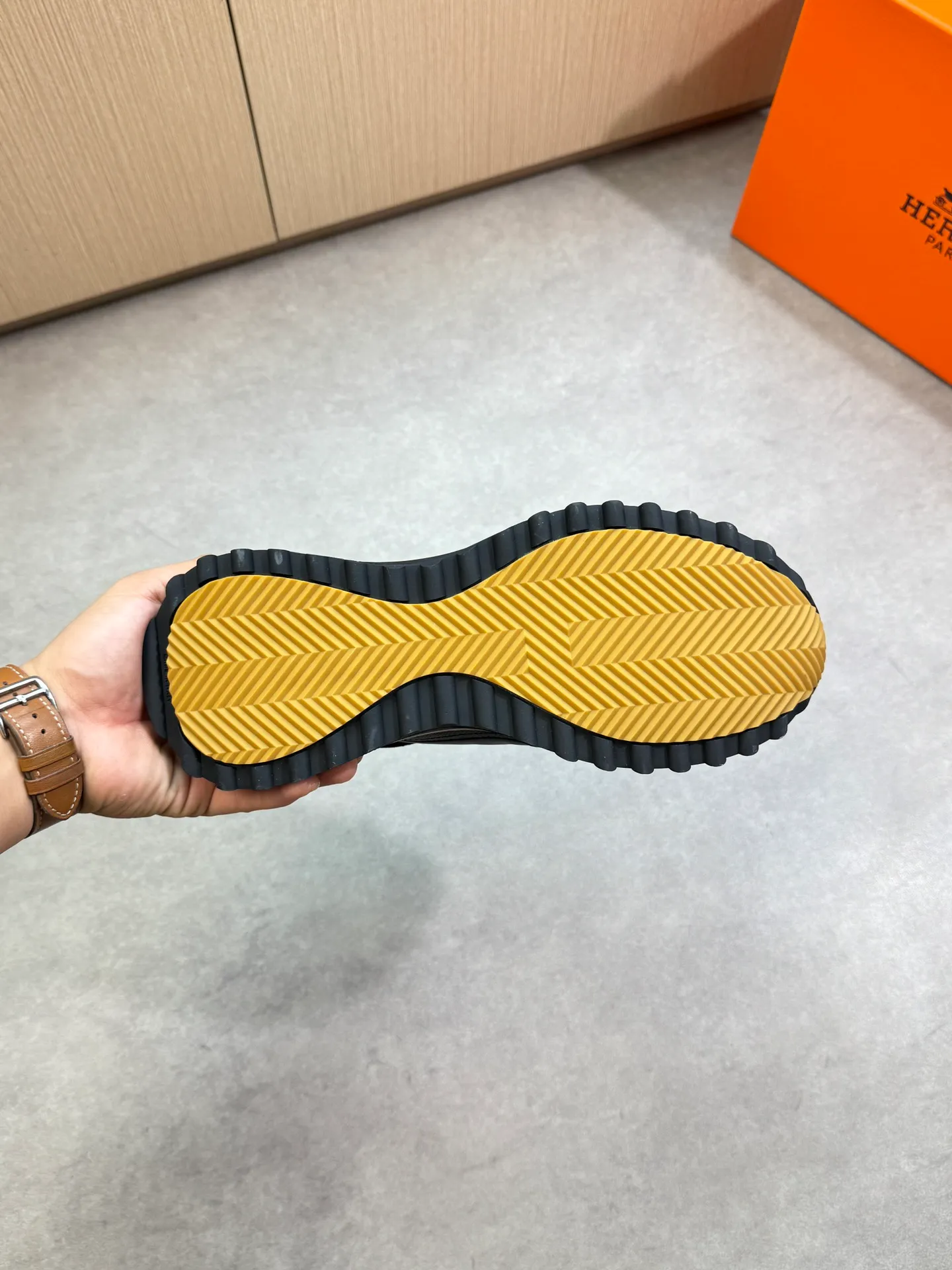 Men's shoes 💰740 [HERMES] Hermès - High-end quality original single casual sports shoes - Upper: 🔝 Nappa calfskin, palm-print cowhide, suede sheepskin leather, tongue. Heel. Brand logo webbing - Lining: brand canvas, foot pad; water-dyed cowhide - Outsole: ultra-light T men's shoes 💰U foam rubber; two-color molded outsole -Ultra-high quality control·Fine workmanship: highlighted (high-end·nobility·grade) -Size: 39-44 (38, 45, can be customized)·0118
